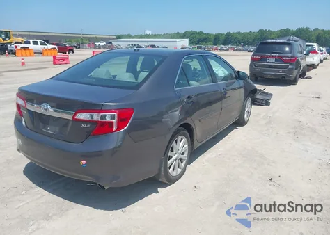 2013 Toyota Camry Xle z USA, uszkodzony, nr VIN 4T4BF1FK7DR320731
